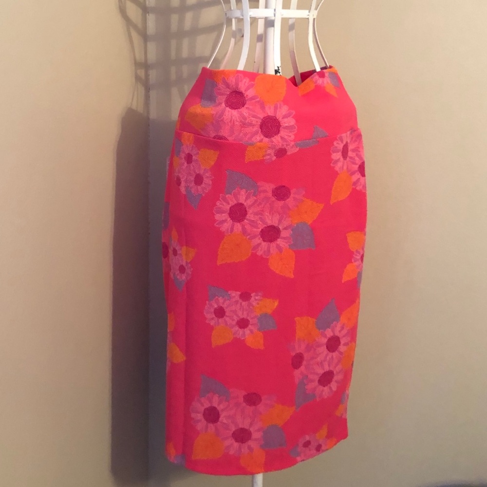🏆NWT LuLaRoe Cassie Straight Skirt - Large